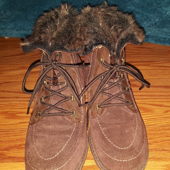 Brown boots - Picture 1 of 4